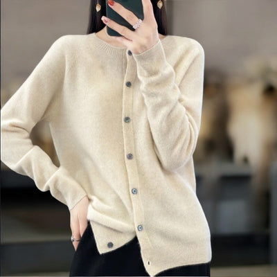 Elara | Elegant Buttoned Cardigan