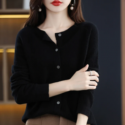 Elara | Elegant Buttoned Cardigan