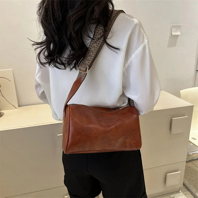 Chic vintage PU leather Boston handbag - fashionable crossbody